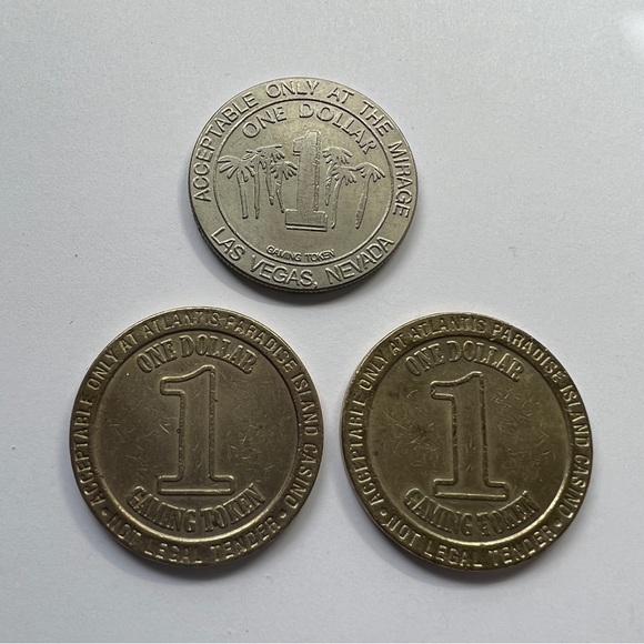 Vintage Dollar Gaming Tokens - Picture 2 of 7